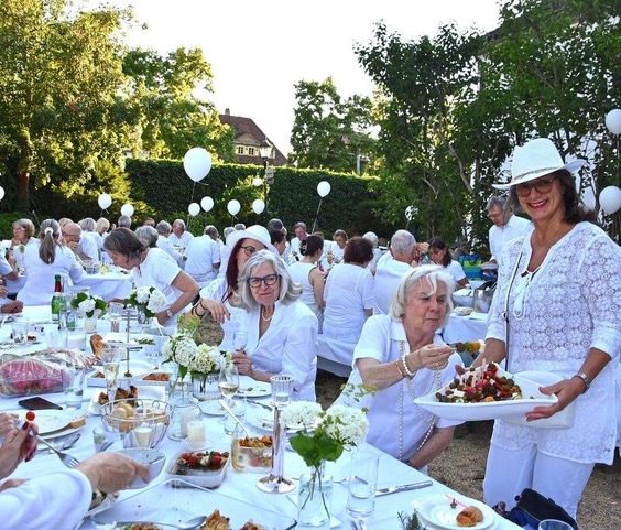 Diner en blanc